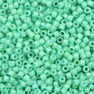 Abalorios Miyuki Delica's 11/0 Duracoat opaque dyed sea opal green DB-2125