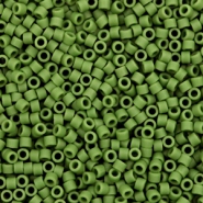 Abalorios Miyuki Delica's 11/0 Opaque matte avocado green DB-1585