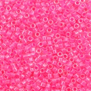 Abalorios Miyuki Delica's 11/0 Luminous wild strawberry pink DB-2035