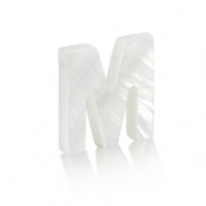 Colgantes conchas especial letra M Blanco (color natural)