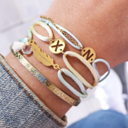 Set de inspiraciones DIY: Pulseras letras con hilo de satén