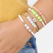 Set de inspiraciones Pulseras de verano con abalorios acrílicos de letras y cuentas del zodiaco.
