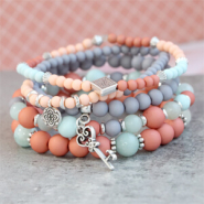 Set de inspiraciones Divertidas creaciones: Pulseras con abalorios acrílicos