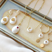 Set de inspiraciones Los pendientes y collares clave los creas con la concha nácar brillante