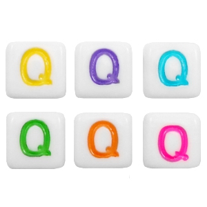 Abalorios alfabeto acr&iacute;lico letra Q multicolor-blanco