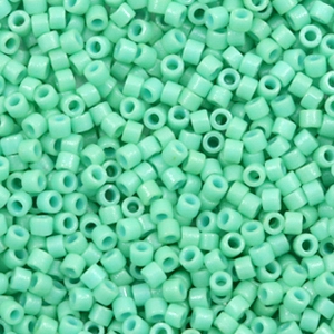 Abalorios Miyuki Delica's 11/0 Duracoat opaque dyed sea opal green DB-2125