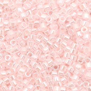 Abalorios Miyuki Delica's 11/0 Ceylon baby pink DB-234