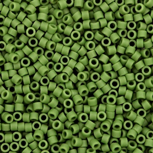 Abalorios Miyuki Delica's 11/0 Opaque matte avocado green DB-1585