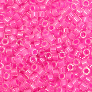 Abalorios Miyuki Delica's 11/0 Luminous hot magenta pink DB-2037