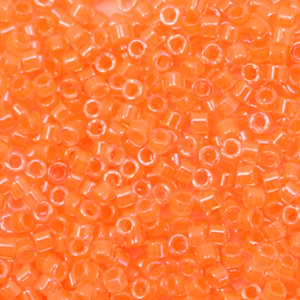 Abalorios Miyuki Delica's 11/0 Luminous creamsicle orange DB-2033