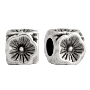 Abalorios met&aacute;licos DQ cubo con flor 5mm Plata vieja (sin n&iacute;quel)
