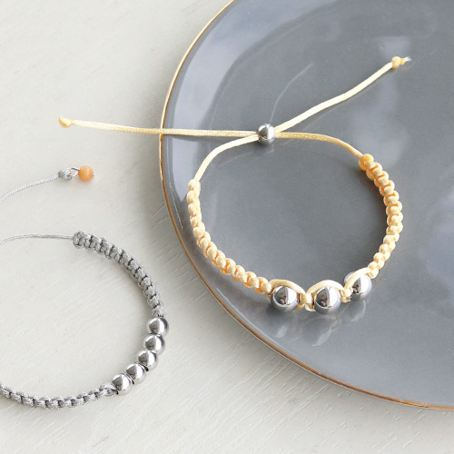 Pulseras y pendientes con fornituras de acero inoxidable 
