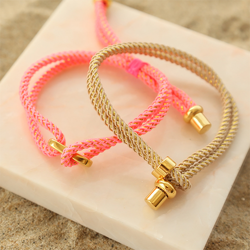 Ponte creativa con el cord&oacute;n estilo marino para crear las pulseras m&aacute;s bonitas