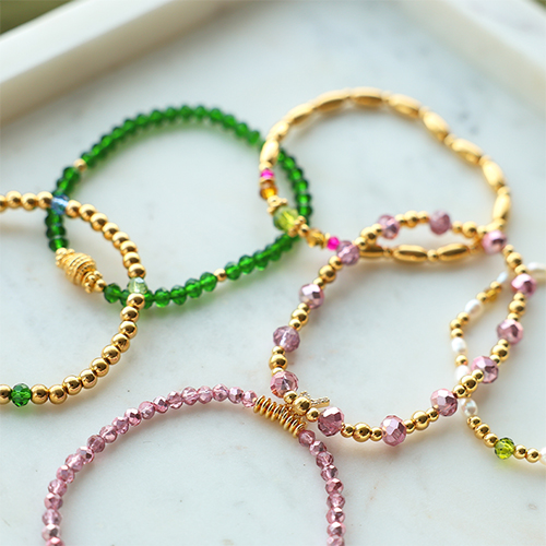 Trucos para presentar pulseras con abalorios faceteados