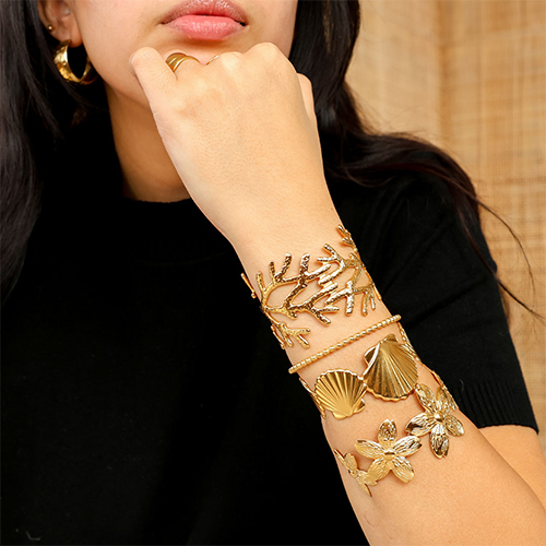 Insp&iacute;rate con los brazaletes y anillos de acero inoxidable
