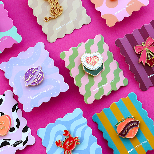Momento de inspiraci&oacute;n con tarjetas de joyer&iacute;a BY31&reg; con pins