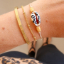 Crea colorida joyer&iacute;a con conchas kauri y &iexcl;ll&eacute;valas as&iacute;!