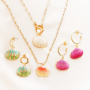 Collares y pendientes con la nueva colecci&oacute;n de colgantes concha: