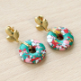 Estos bonitos pendientes y pulseras son f&aacute;ciles y r&aacute;pidos de hacer con los colgantes disco de piedra natural y las cuentas facetadas.   	 