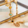 Aqu&iacute; descubre c&oacute;mo hacer joyer&iacute;a de moda con los abalorios, colgantes y entrepieza met&aacute;licas DQ