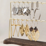Ideas creativas para pendientes con colgantes y entrepiezas doradas y plateadas