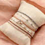 Elegante colecci&oacute;n de pulseras con abalorios hematita