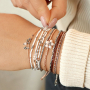 Elegante colecci&oacute;n de pulseras con abalorios hematita