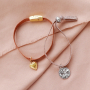 Manos a la obra con las pulseras y la cinta el&aacute;stica