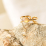 Elegantes anillos de acero inoxidable con piedra natural
