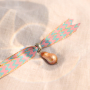 Trucos para dise&ntilde;ar cordones para gafas y tobilleras con cinta de texto