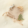 Mezcla & Combina: &iexcl;Crea tu propio look festivo con pins y broches!