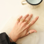 Elegantes anillos de acero inoxidable