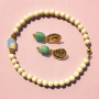 Dise&ntilde;a joyas preciosas con abalorios y colgantes de piedra natural