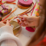 &iexcl;Haz que tus regalos & creaciones sean a&uacute;n m&aacute;s festivos con cinta!