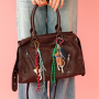 Momento de inspiraci&oacute;n con colgantes para bolso de moda