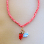 Dise&ntilde;a collares coloridos con colgantes de vidrio